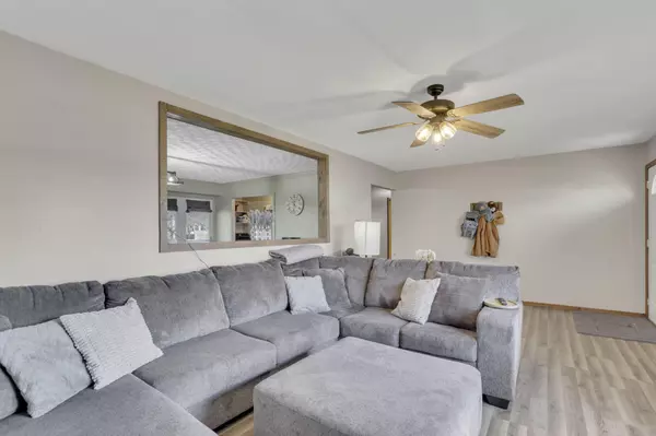 Jeffersonville, OH 43128,324 W High Street