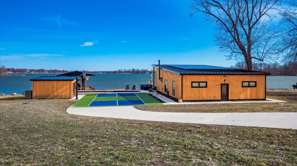 Thornville, OH 43076,703 Zanesville Avenue