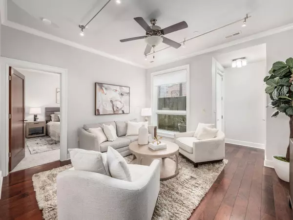 Columbus, OH 43215,59 N 5th Street #G13