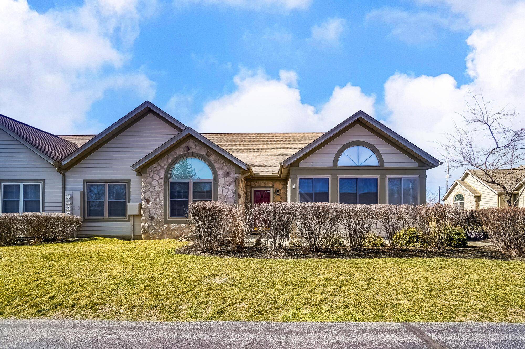 6069 Landings Pond Place, Grove City, OH 43123