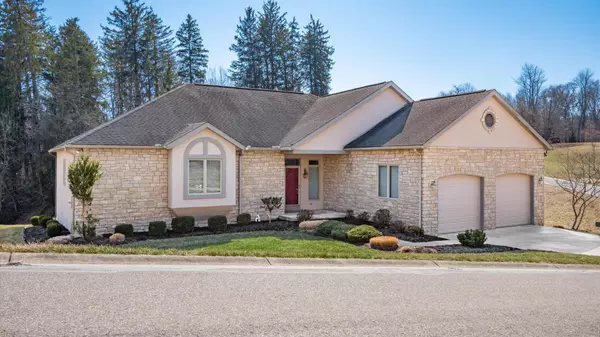 2370 Oak Meadow Lane, Zanesville, OH 43701