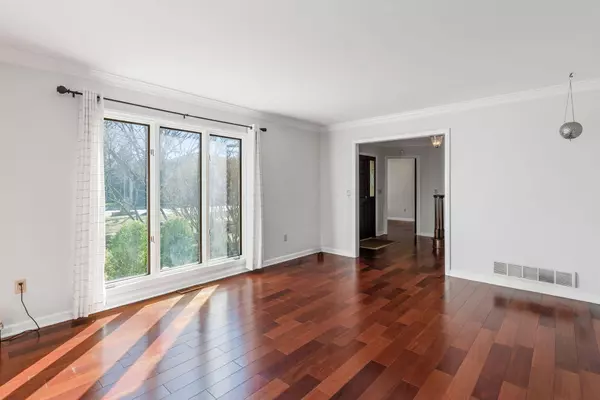 Columbus, OH 43220,4651 Coach Road