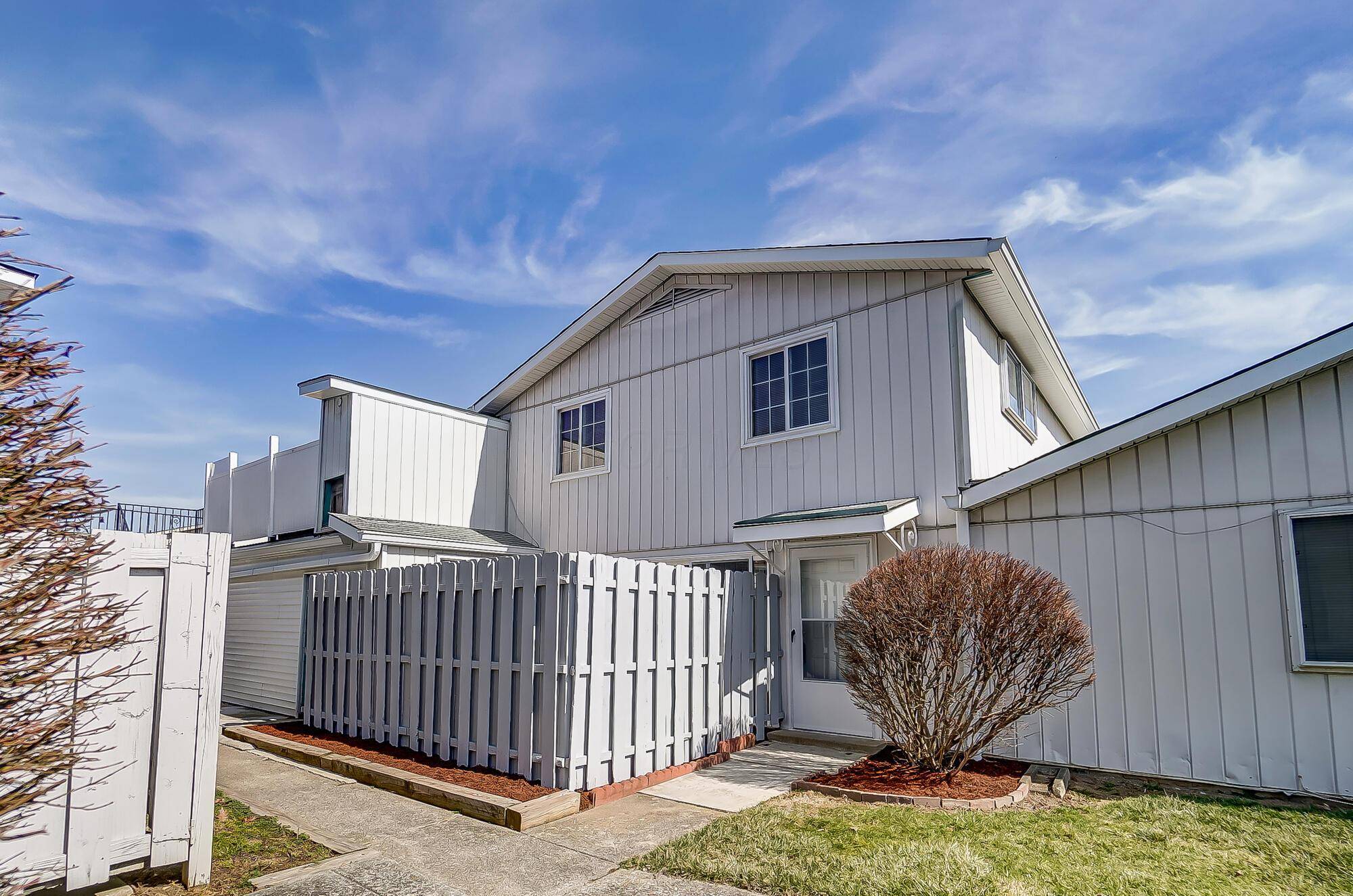 Columbus, OH 43232,3831 Lamarque Court #16C