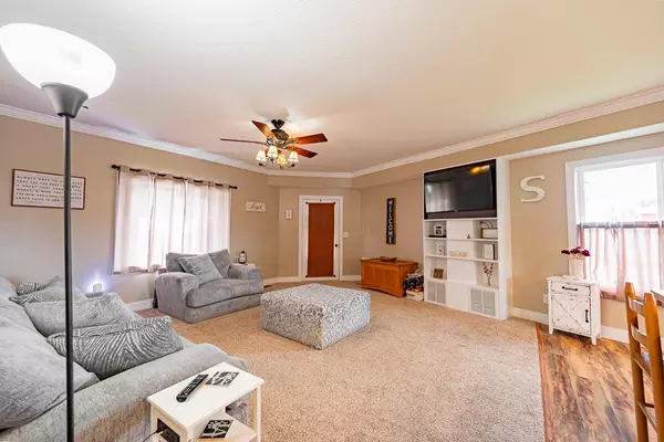 Thurston, OH 43157,8237 High Street