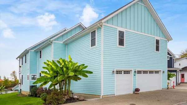 Buckeye Lake, OH 43008,300 Cranberry Lane