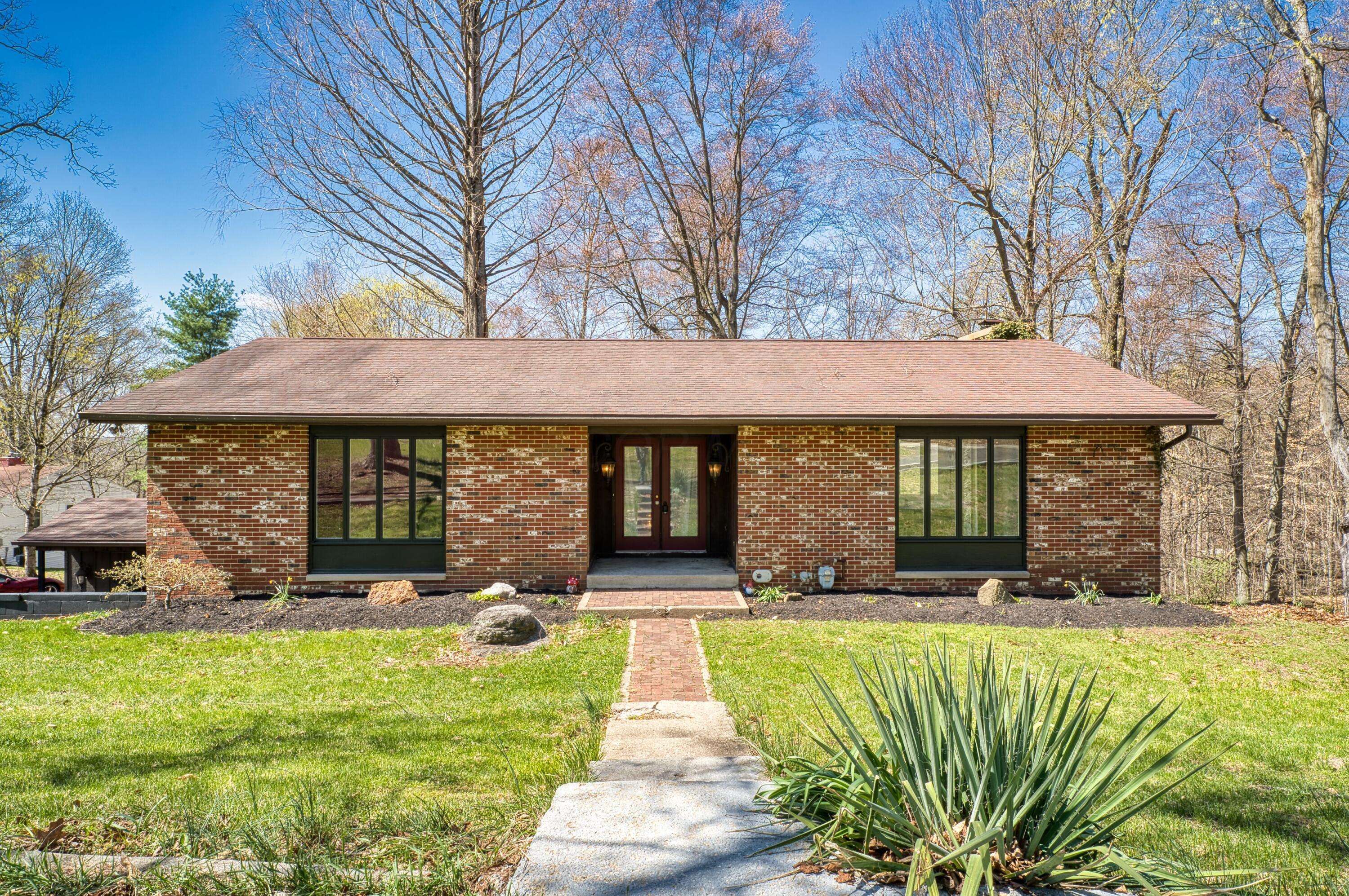 345 Timberlane Heights, Lancaster, OH 43130
