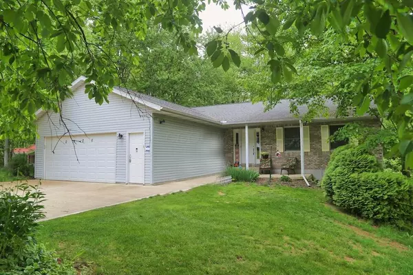 2406 Apple Valley Drive, Howard, OH 43028