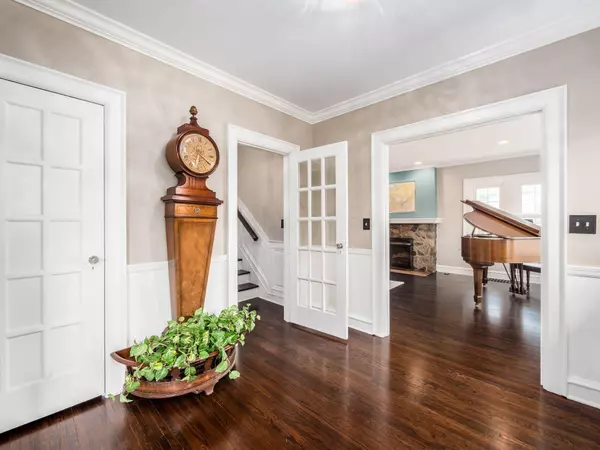 Columbus, OH 43221,2061 Waltham Road