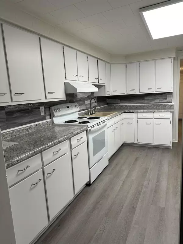 Alger, OH 45812,801 N Mcconnell Street