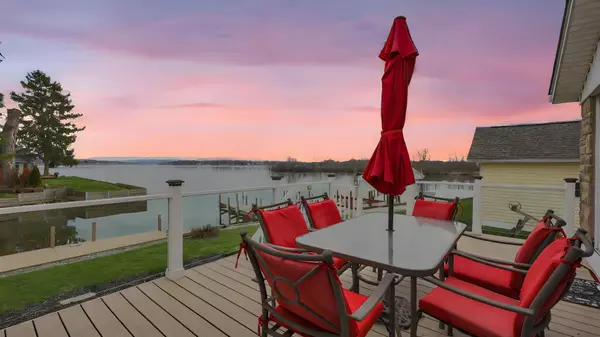 Buckeye Lake, OH 43008,28 Bay View Drive