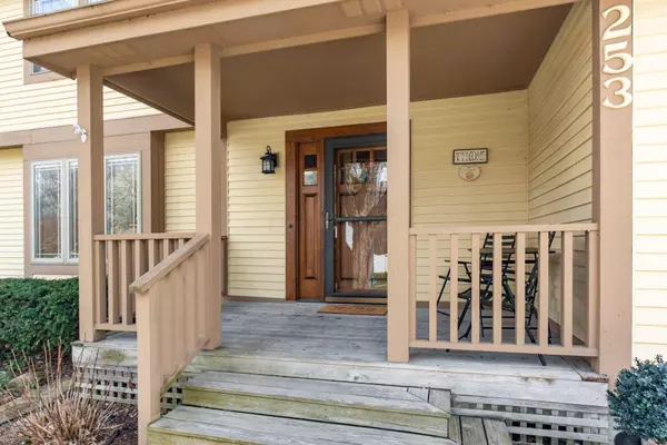 Gahanna, OH 43230,253 Camrose Court