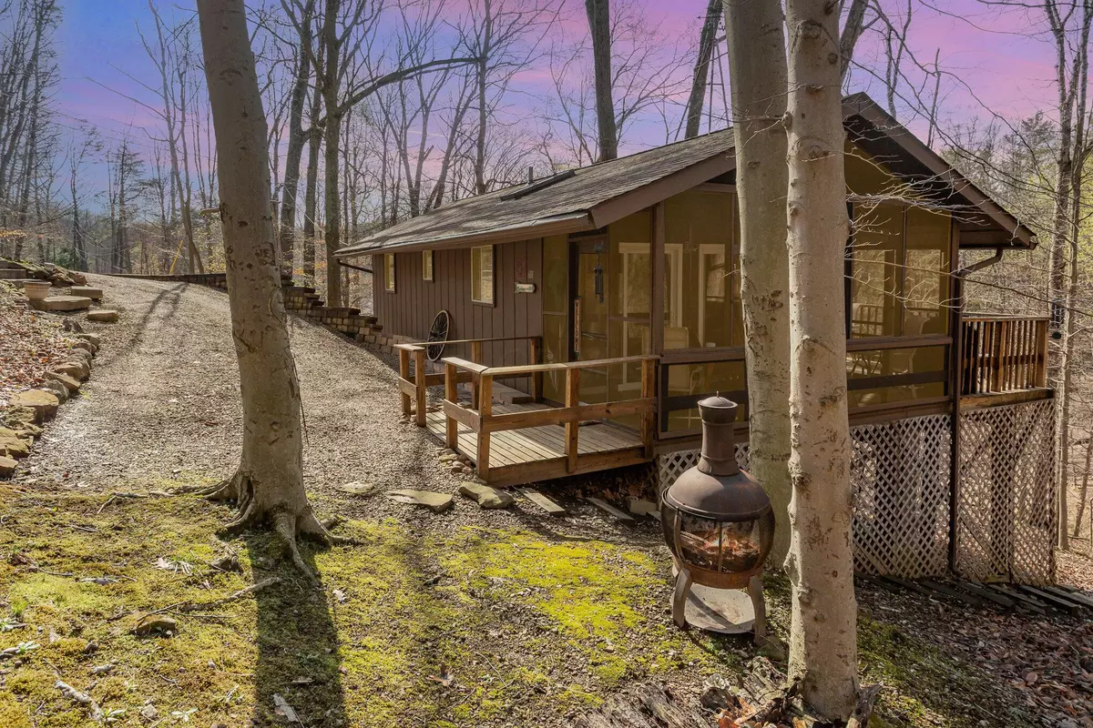 Sugar Grove, OH 43155,601 Navajo Lane