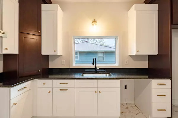 Leesburg, OH 45135,144 S High Street