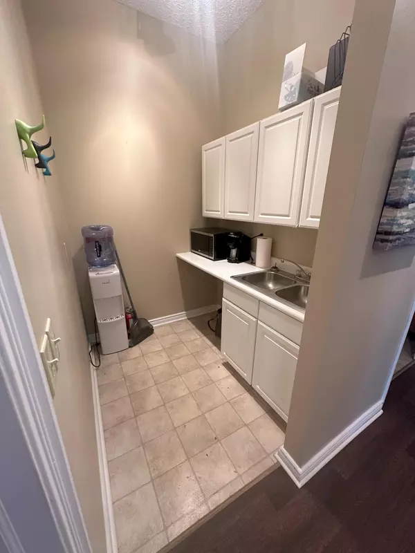 Columbus, OH 43235,202 Oak Street