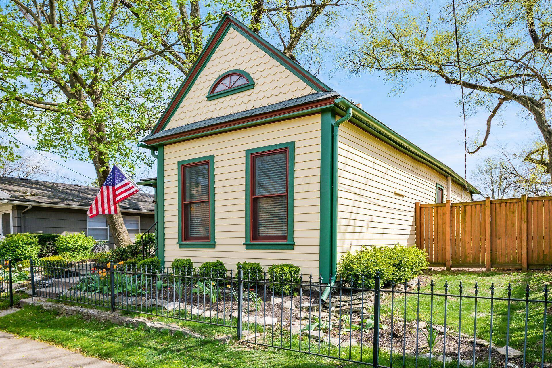 Columbus, OH 43201,195 W 3rd Avenue