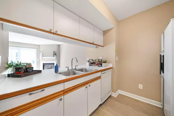 Columbus, OH 43235,5345 Coral Berry Drive #82B