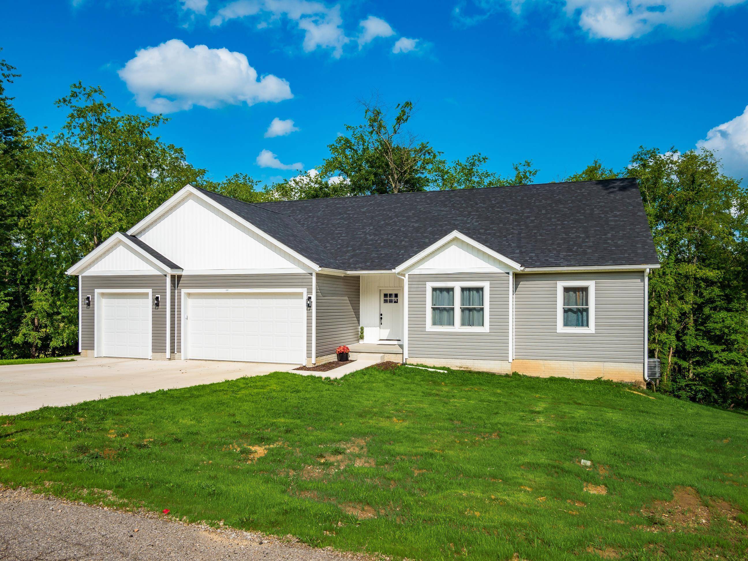 3010 Corbin Drive, Zanesville, OH 43701