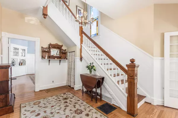 Columbus, OH 43214,221 Oakland Park Avenue