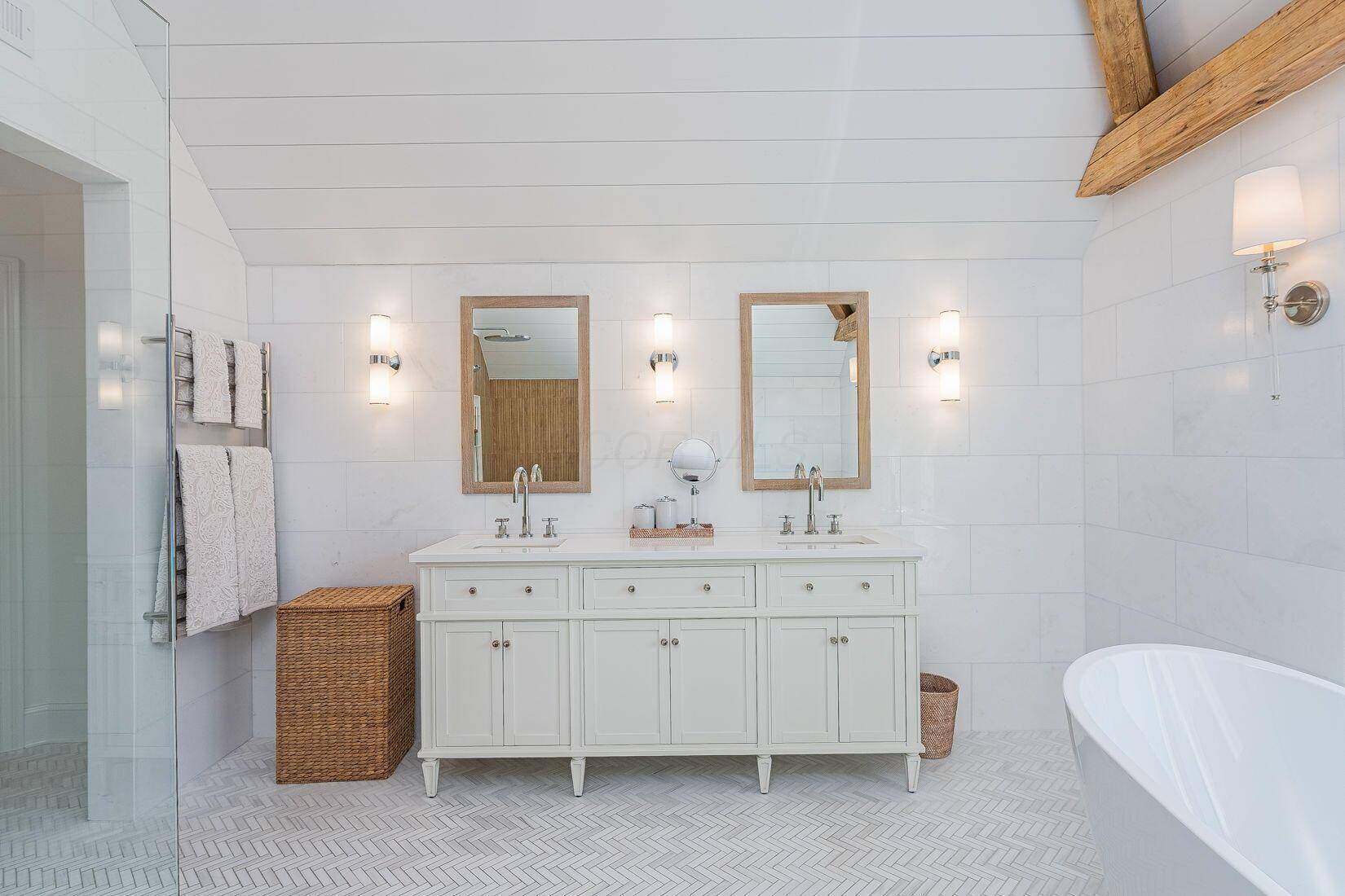9071 Tartan Fields Drive, Dublin, OH 43017