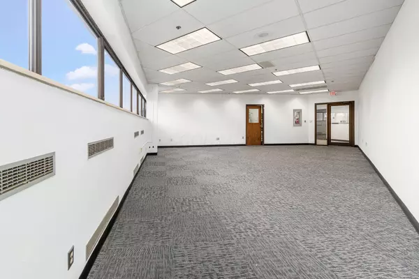 Newark, OH 43055,68 W Church Street #203B