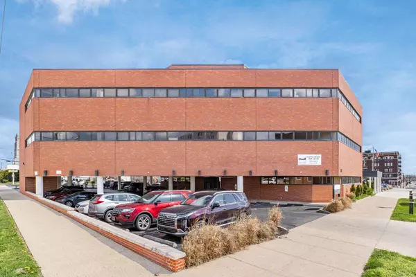 Newark, OH 43055,68 W Church Street #203B
