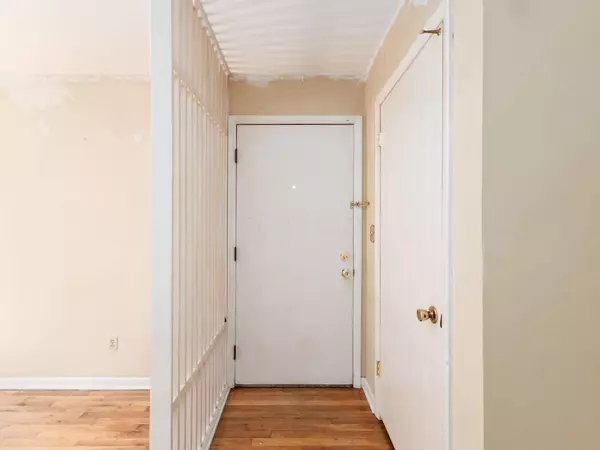 Columbus, OH 43220,1831 Willoway Circle