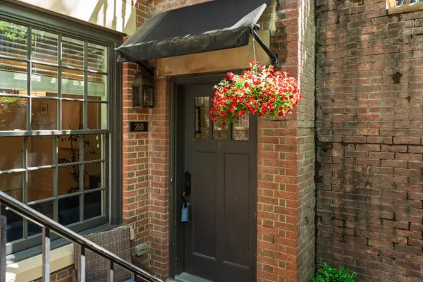 Columbus, OH 43215,260 E Gay Street