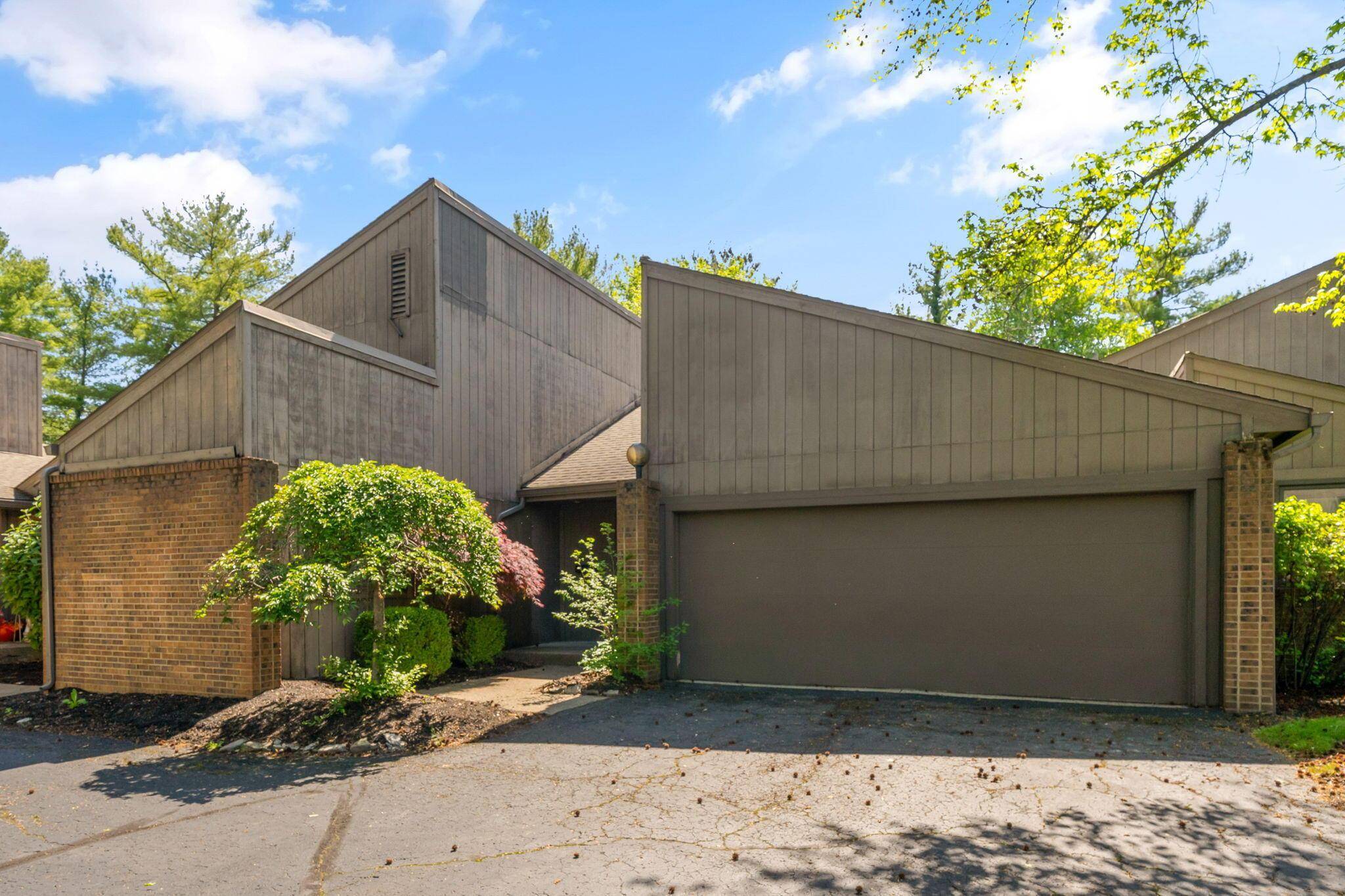 1624 Coppertree Lane, Columbus, OH 43232