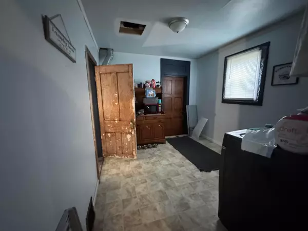 Coshocton, OH 43812,871 Chestnut Street