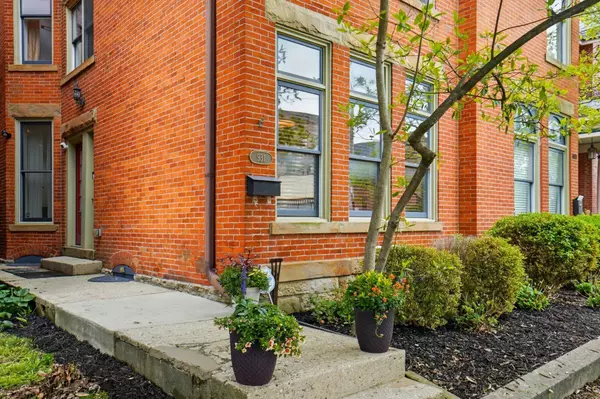 Columbus, OH 43201,931 Dennison Avenue