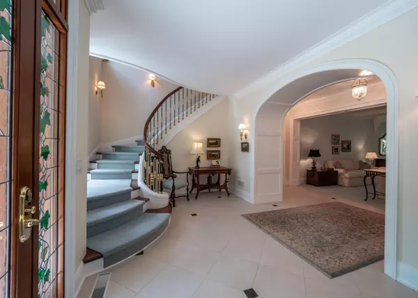 Upper Arlington, OH 43221,2528 Onandaga Drive