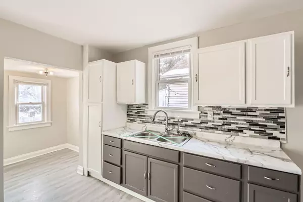 Columbus, OH 43211,1437 Manchester Avenue