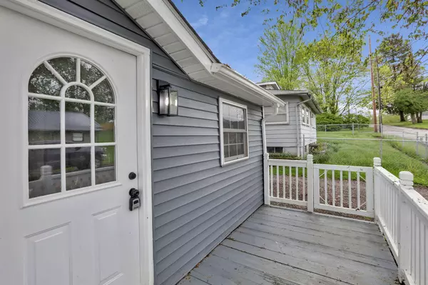 Buckeye Lake, OH 43008,193 Seymour Avenue