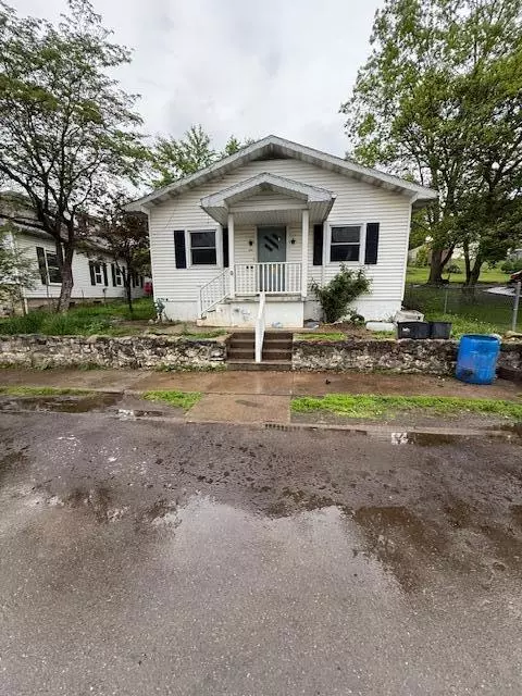 Glouster, OH 45732,64 Spring Street