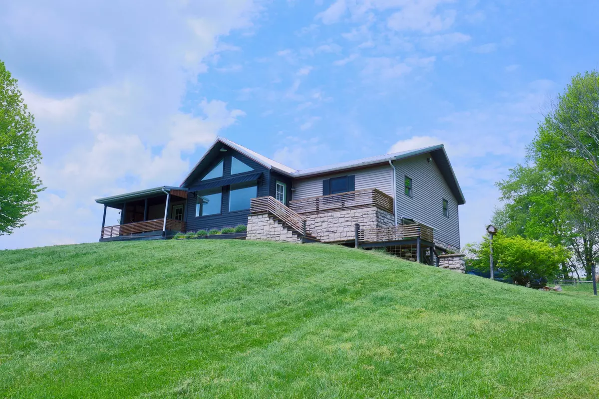 Junction City, OH 43748,2215 Township Road 362