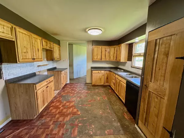 Dresden, OH 43821,1334 Dewey Street