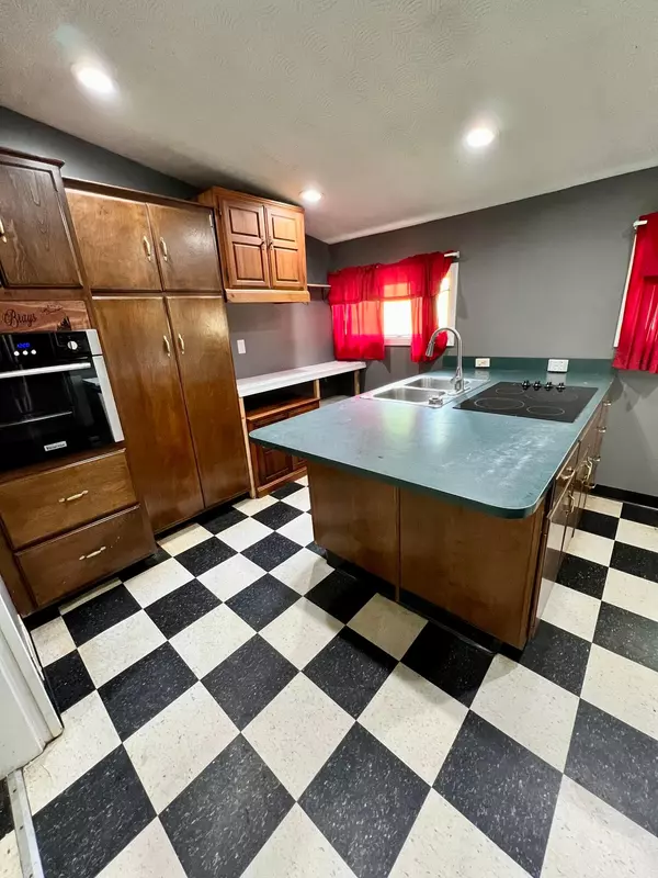 Crooksville, OH 43731,12006 Buzzards Glory Road Road