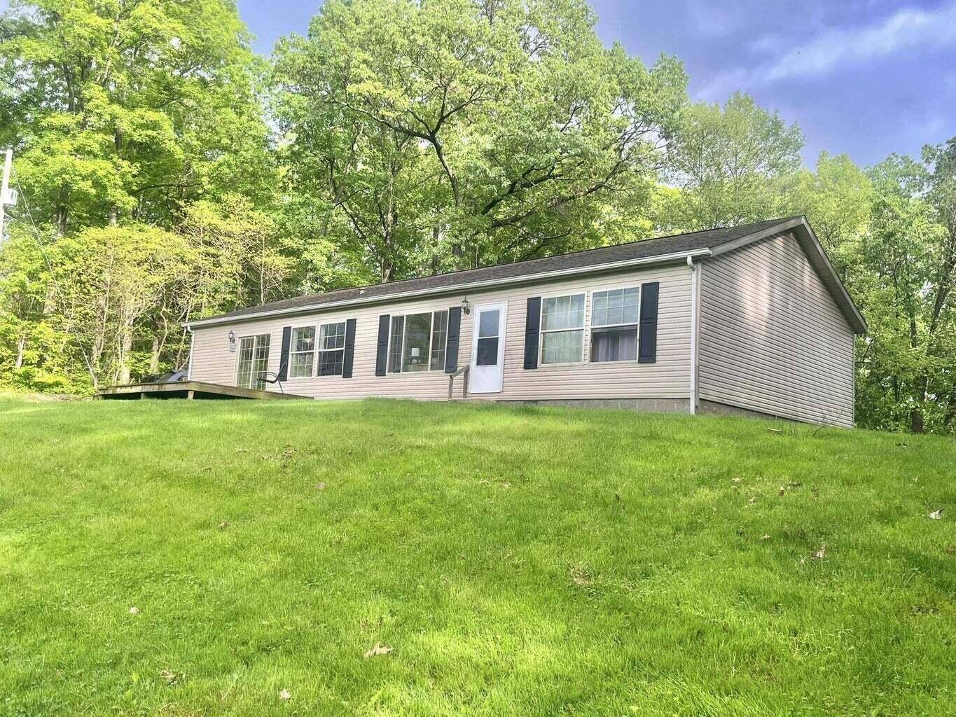737 Pump Station Road, Sugar Grove, OH 43155