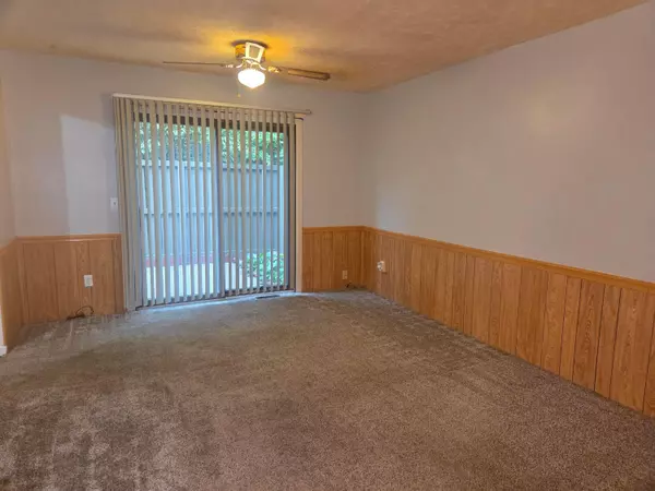 Columbus, OH 43232,5842 Hallridge Circle #B