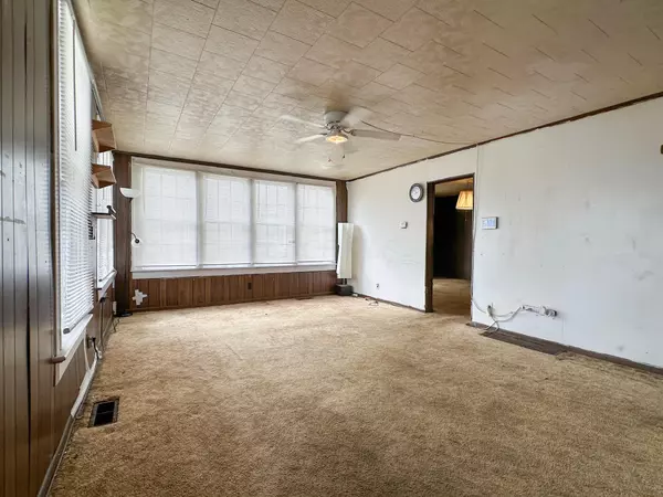 Logan, OH 43138,461 W 2nd Street