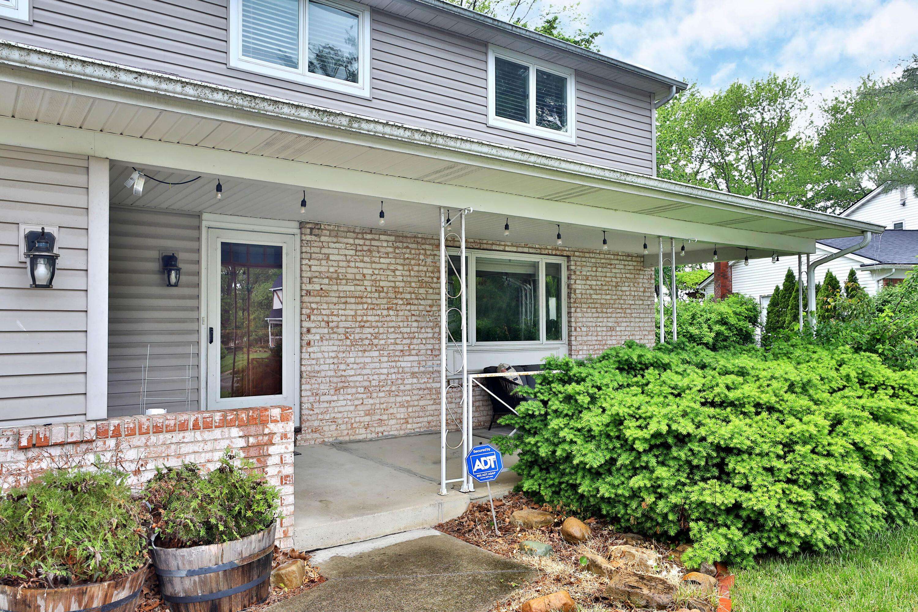 327 Warlock Court, Columbus, OH 43230