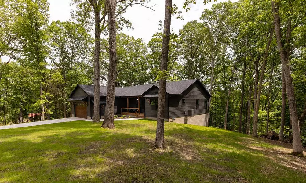 21650 Lake Road, Glouster, OH 45732