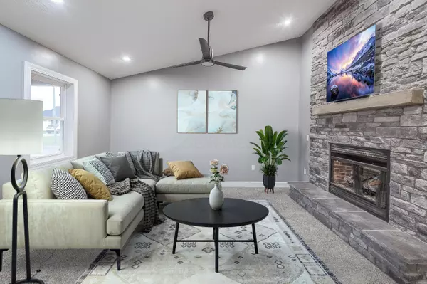 228 E Walnut Street, Danville, OH 43014