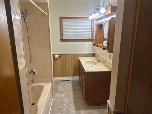 Shelby, OH 44875,33 Sunset Drive