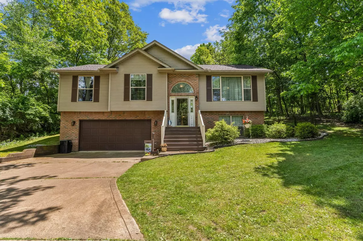 Howard, OH 43028,265 Lakeview Heights Drive