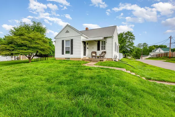 Jackson, OH 45640,12 E Vine Street