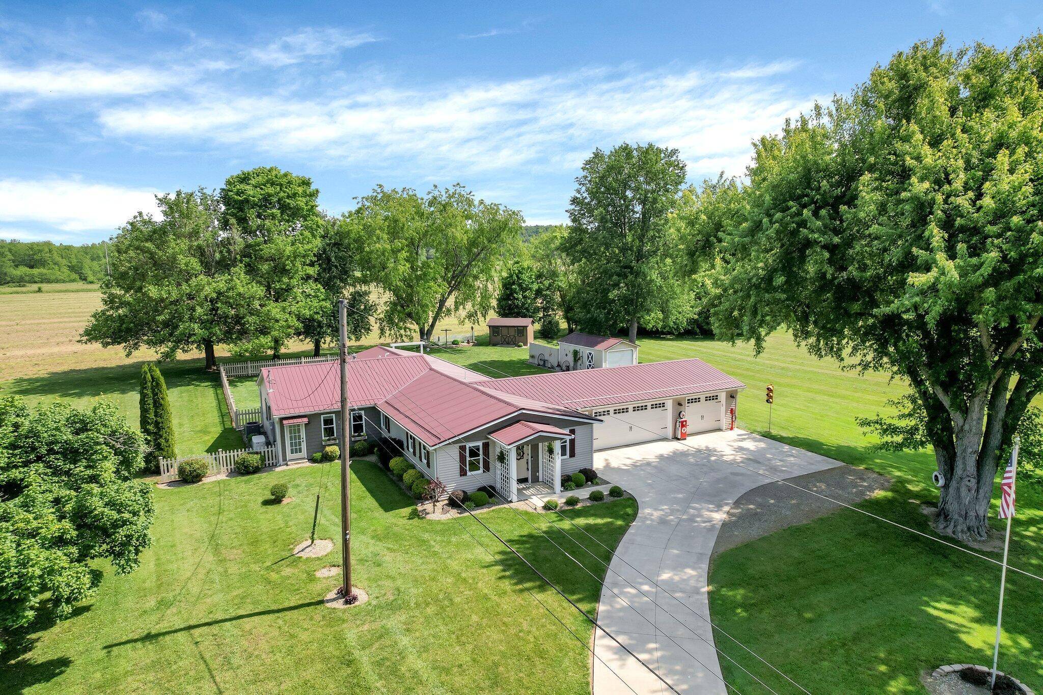 83 East Street, Saint Louisville, OH 43071
