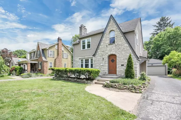 Columbus, OH 43214,461 E North Broadway Street