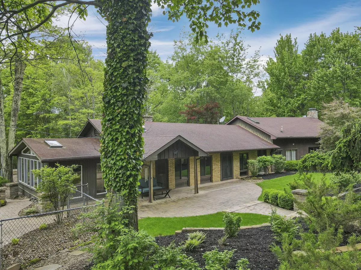 Rockbridge, OH 43149,13115 Jack Run Road