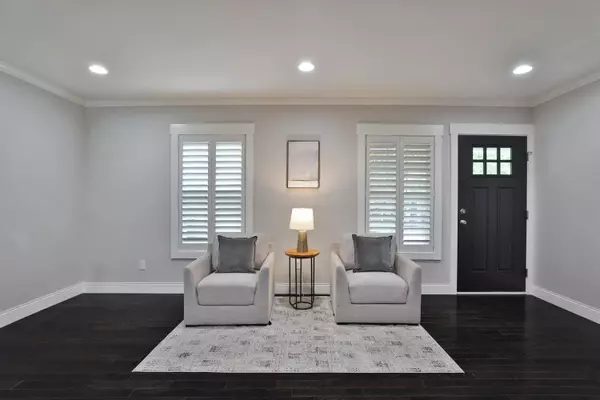 Worthington, OH 43085,232 E Dublin Granville Road